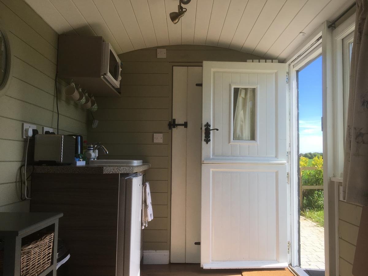 Willa Shepherd'S Hut At Puttocks Farm Great Dunmow Zewnętrze zdjęcie